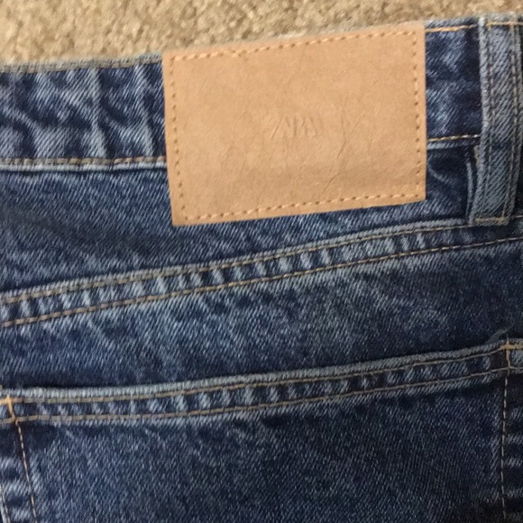 Zara Button Jeans - Picture 3 of 4